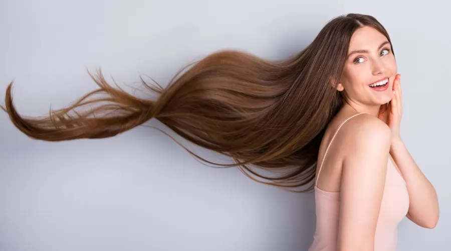 5 Cách dưỡng tóc mềm và bóng mượt như làm ngoài salon