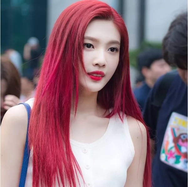 Nhuộm tóc màu sáng da
