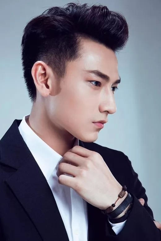kiểu tóc cho nam tóc mỏng trán cao