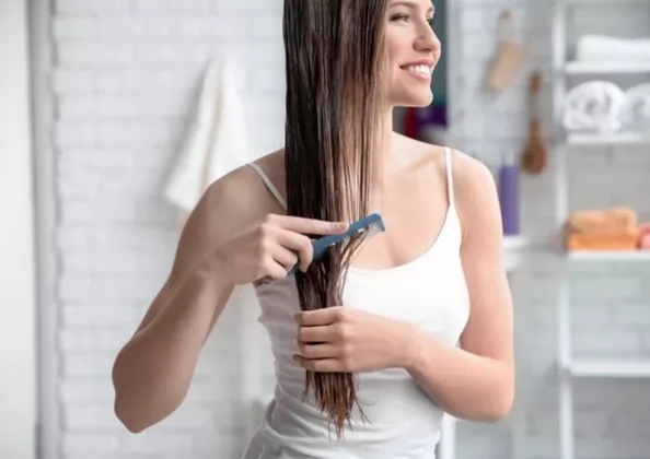 5 cách giúp hạn chế tóc bết trong mùa hè hiệu quả nhất