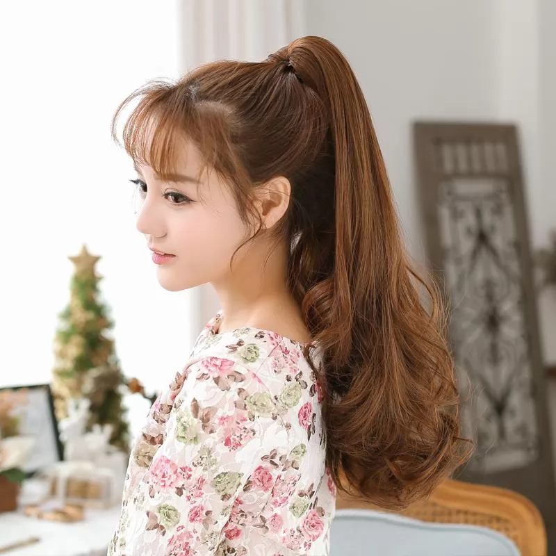 sử dụng tóc giả ngoạm