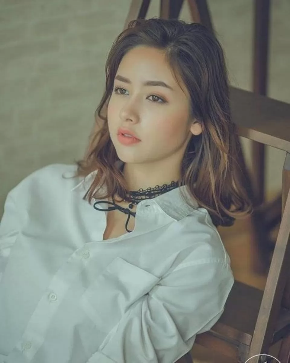 các kiểu tóc uốn ngang vai
