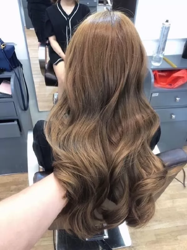 màu tóc đẹp nâu tây