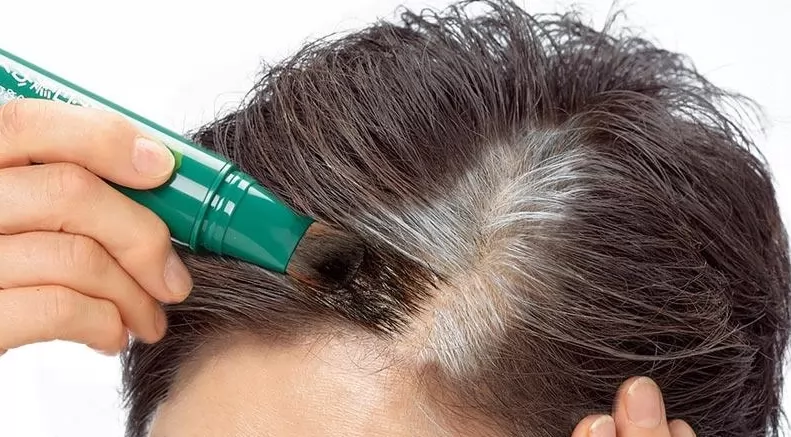 Sản phẩm tạo màu tại chân tóc và da đầu