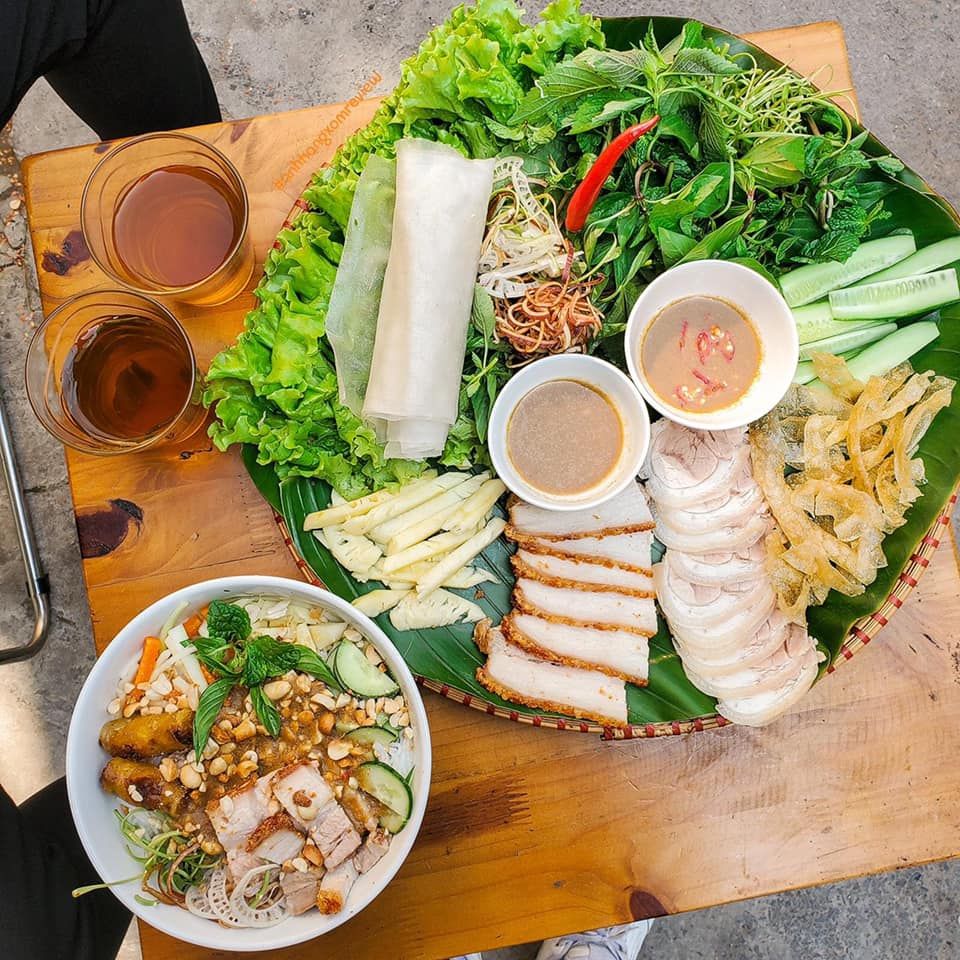 Bánh tráng cuốn thịt heo