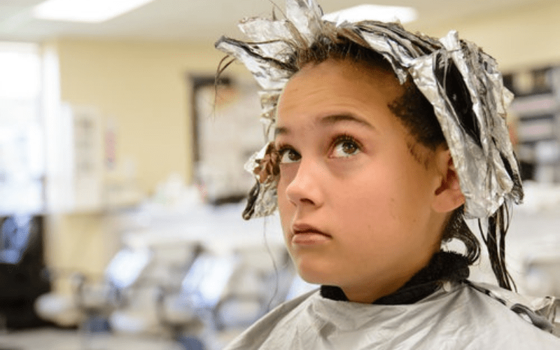 Không nên nhuộm tóc đối với trẻ em