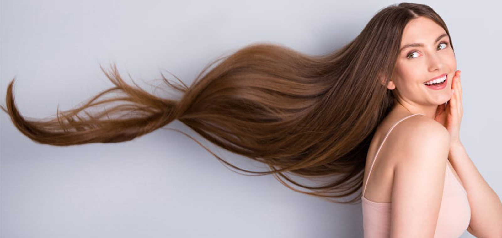 5 Cách dưỡng tóc mềm và bóng mượt như làm ngoài salon