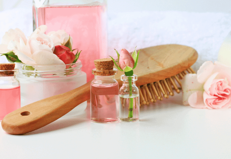 Cách sử dụng nước hoa hồng cho tóc, lợi ích và phương pháp tự làm