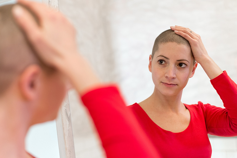 Cách ngăn ngừa rụng tóc đối đa trong thời gian hóa trị