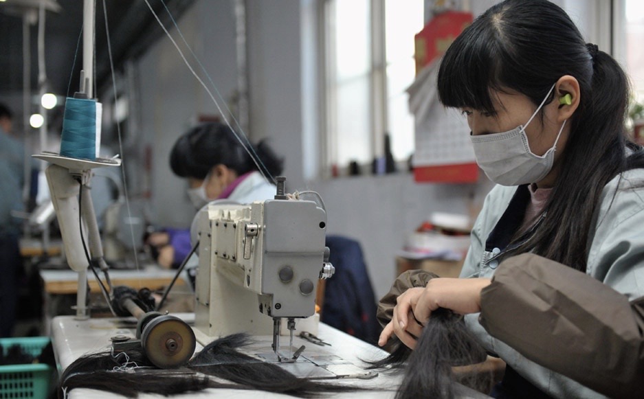 Công ty sản xuất tóc giả làm bằng tóc thật theo yêu cầu đảm bảo chất lượng 